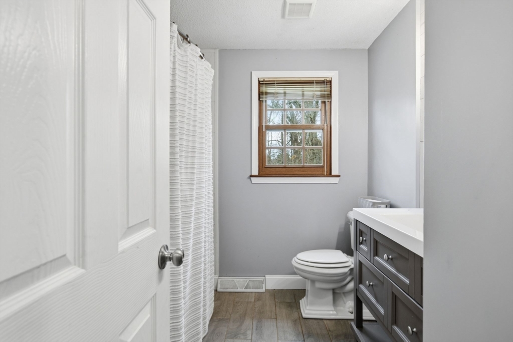 100 Beacon Hill Road West Springfield, MA 01089 - Photo 34 of 41