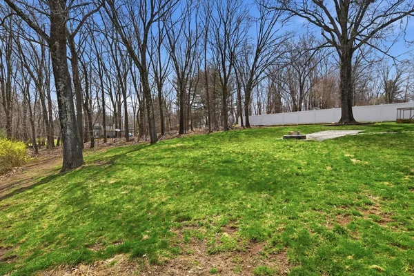 $535,000 | 100 Beacon Hill Road, West Springfield, MA 01089