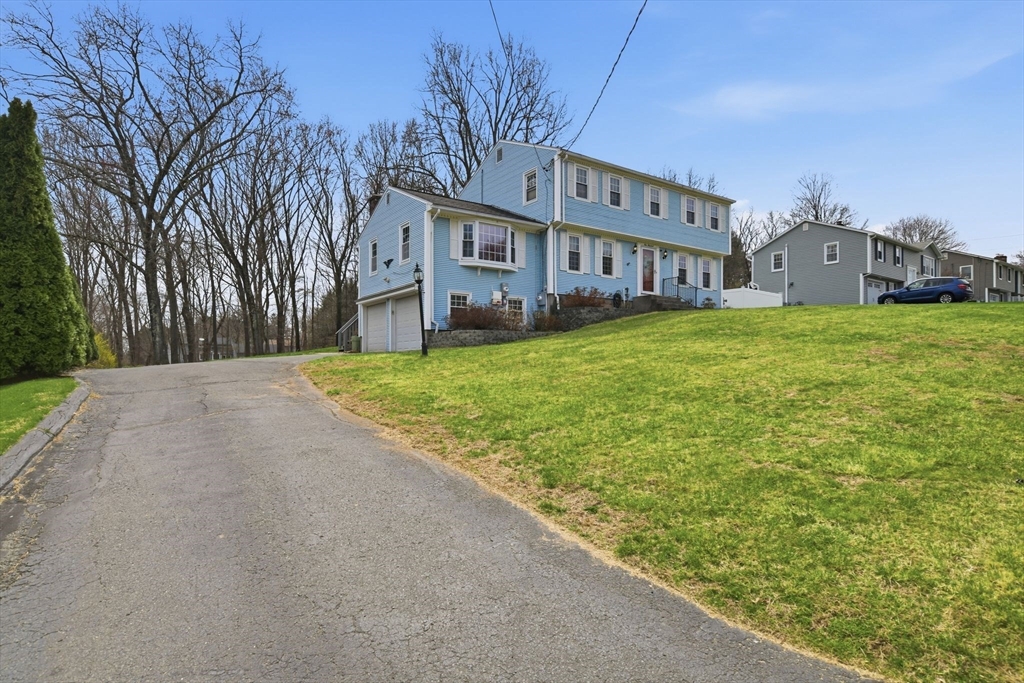 100 Beacon Hill Road West Springfield, MA 01089 - Photo 4 of 41