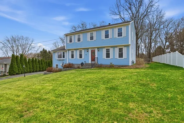 $535,000 | 100 Beacon Hill Road, West Springfield, MA 01089