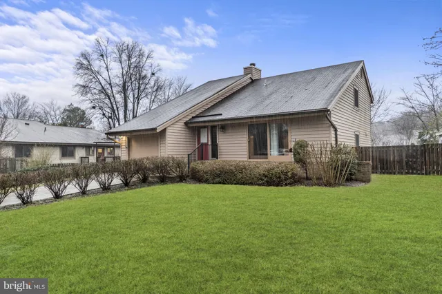 $4,250 | 7005 Brookington Court, Alexandria, VA 22306