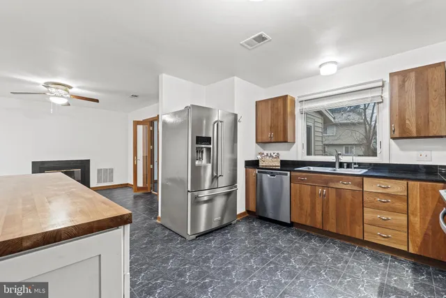 $4,250 | 7005 Brookington Court, Alexandria, VA 22306