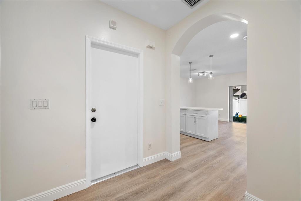 2851 Southwest 127th Way Miramar, FL 33027 - Photo 4 of 40