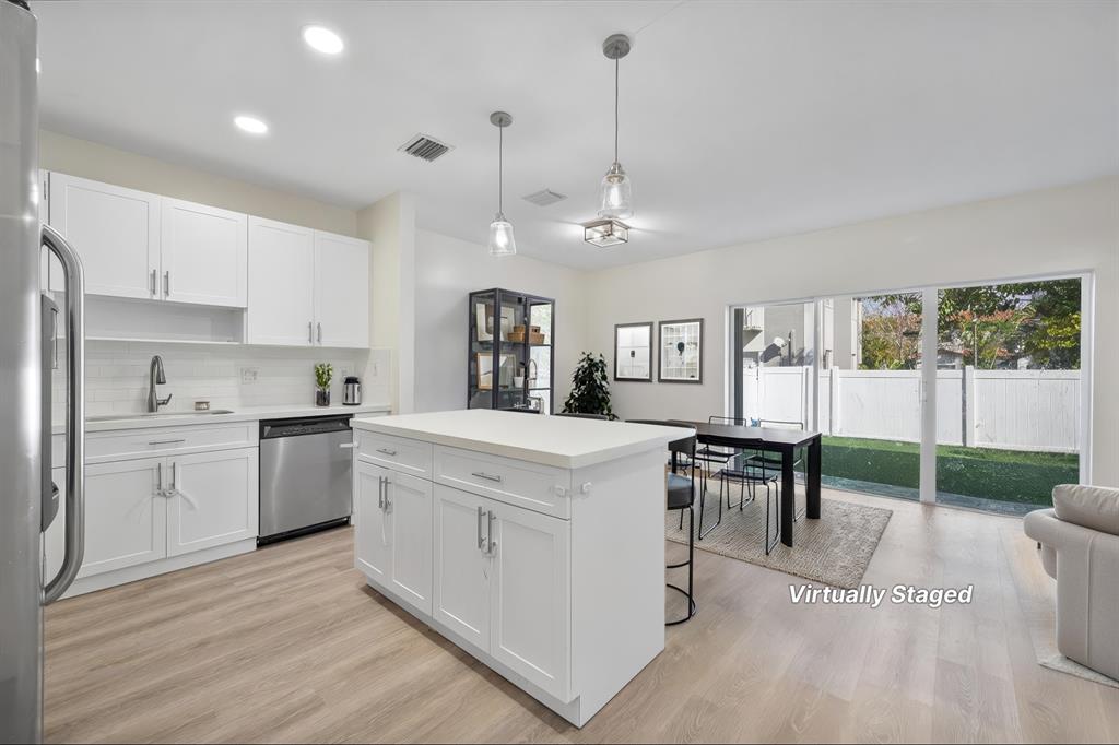 2851 Southwest 127th Way Miramar, FL 33027 - Photo 5 of 40