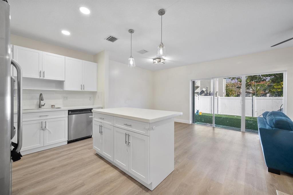 2851 Southwest 127th Way Miramar, FL 33027 - Photo 6 of 40