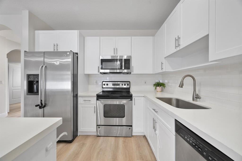 2851 Southwest 127th Way Miramar, FL 33027 - Photo 8 of 40