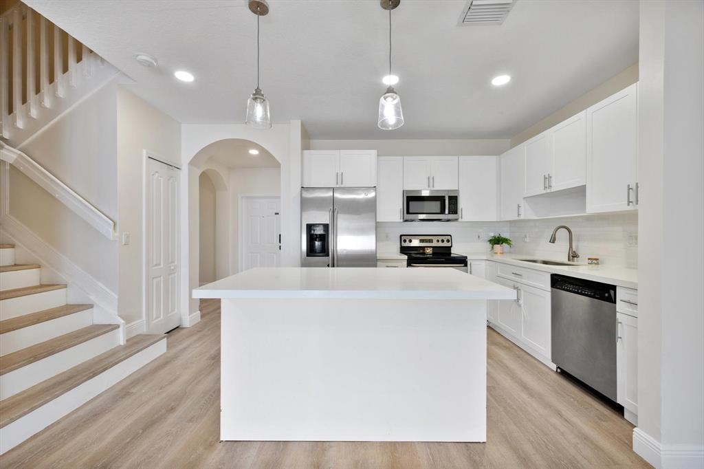 2851 Southwest 127th Way Miramar, FL 33027 - Photo 9 of 40