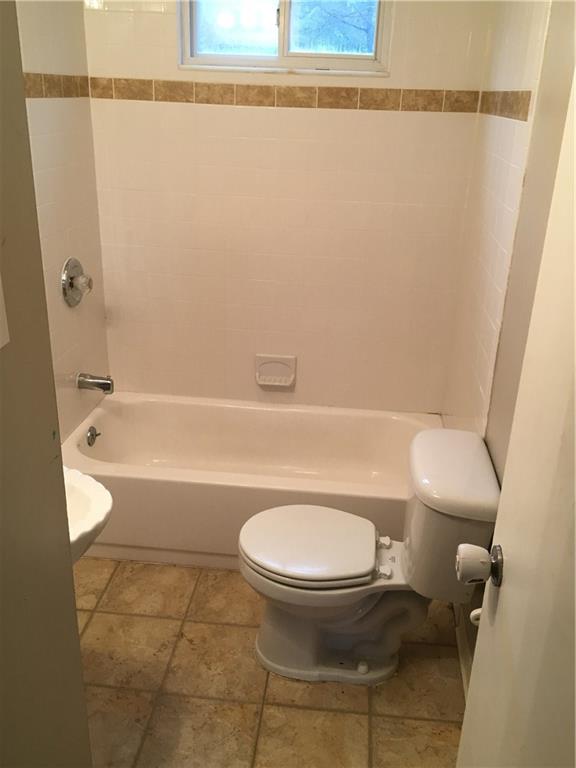 8 Crest Pittsburgh, PA 15215 - Photo 3 of 5