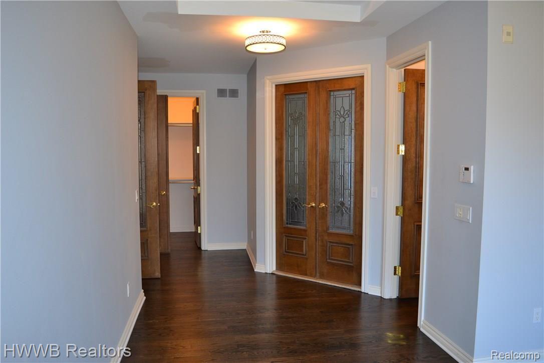 4742 Goodison Pl Drive Rochester, MI 48306 - Photo 18 of 50 18 - Master Hall.JPG