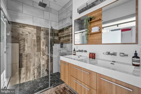 $1,050,000 | 3610 Park Place Northwest, Unit 2, Washington, DC 20010