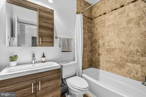 $1,050,000 | 3610 Park Place Northwest, Unit 2, Washington, DC 20010