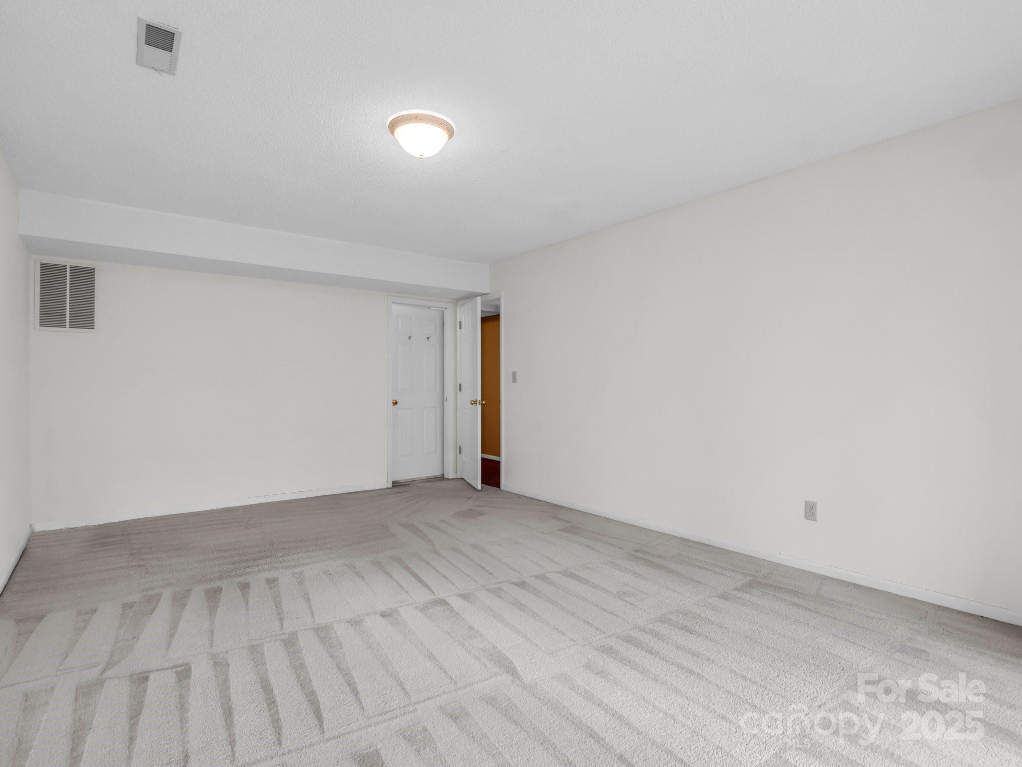 31 Hunting Country Trail Tryon, NC 28782 - Photo 31 of 40 a view of an empty room and window