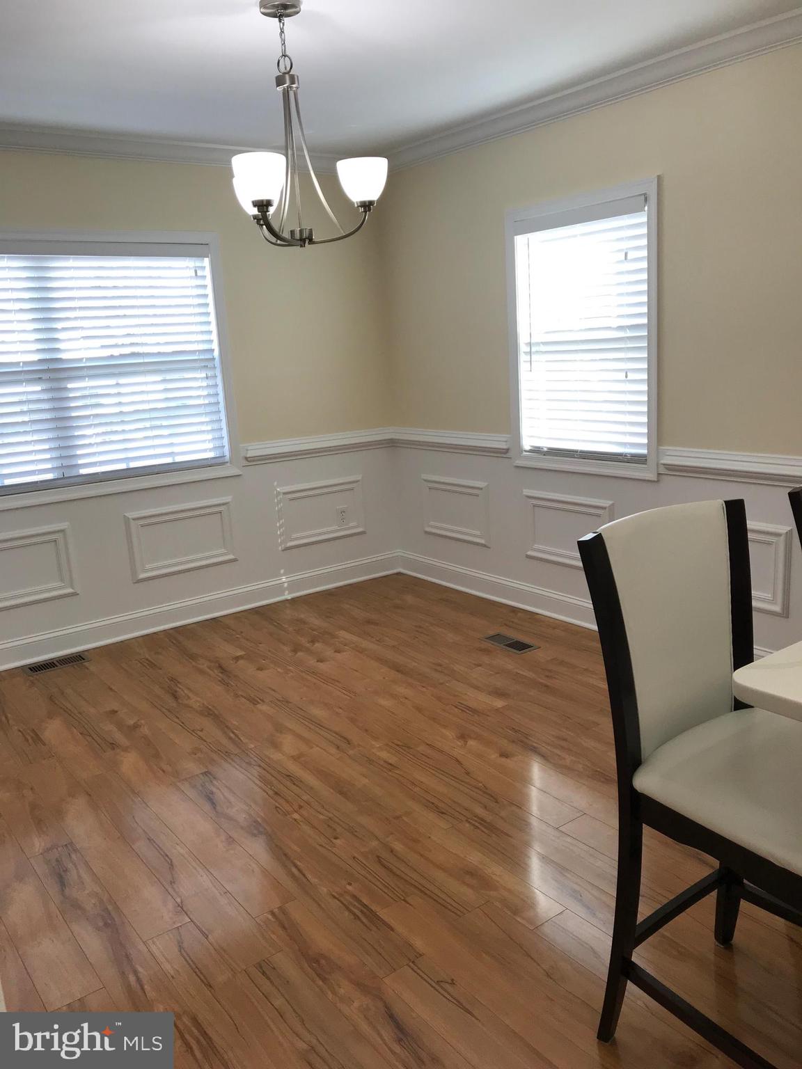 521 Cresswell Road Baltimore, MD 21225 - Photo 16 of 19 Dining Room