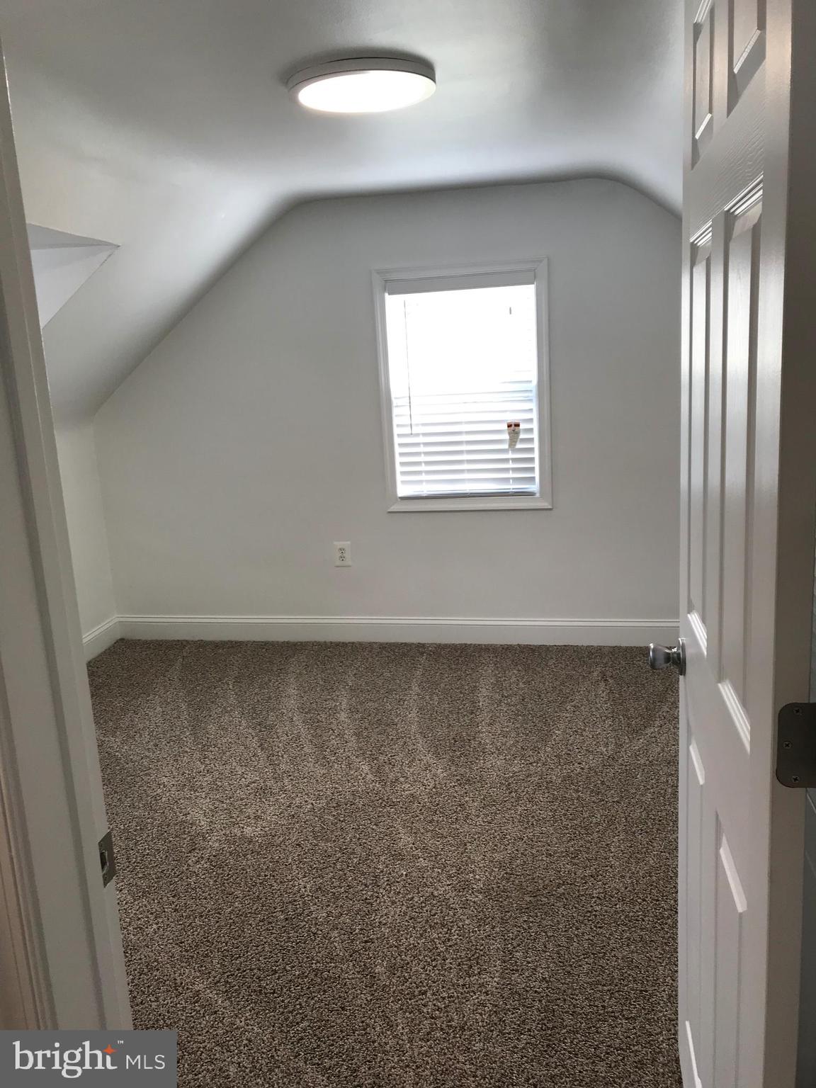 521 Cresswell Road Baltimore, MD 21225 - Photo 18 of 19 2nd floor Bedroom 1