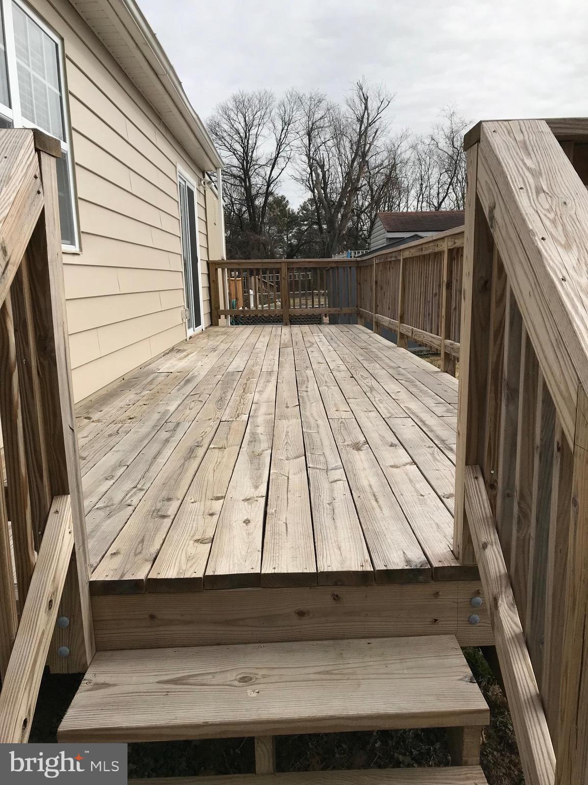 521 Cresswell Road Baltimore, MD 21225 - Photo 4 of 19 Rear Deck