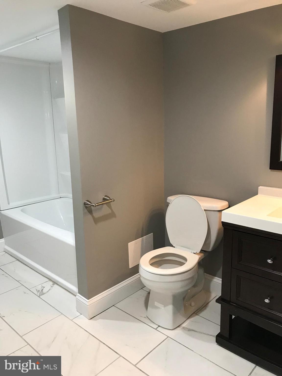 521 Cresswell Road Baltimore, MD 21225 - Photo 7 of 19 Basement Bathroom