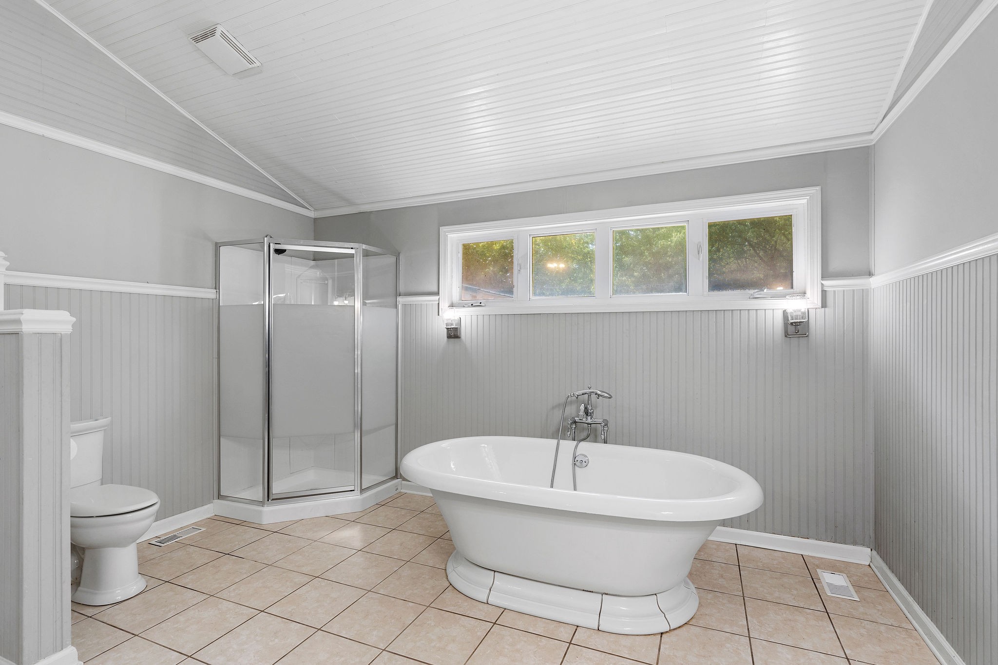 440 Cunningham Lane Clarksville, TN 37042 - Photo 30 of 42 a bathroom with a toilet and a sink