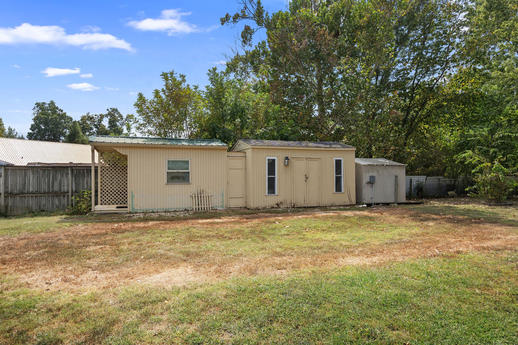 440 Cunningham Lane Clarksville, TN 37042 - Photo 41 of 42 a view of a yard with a stove
