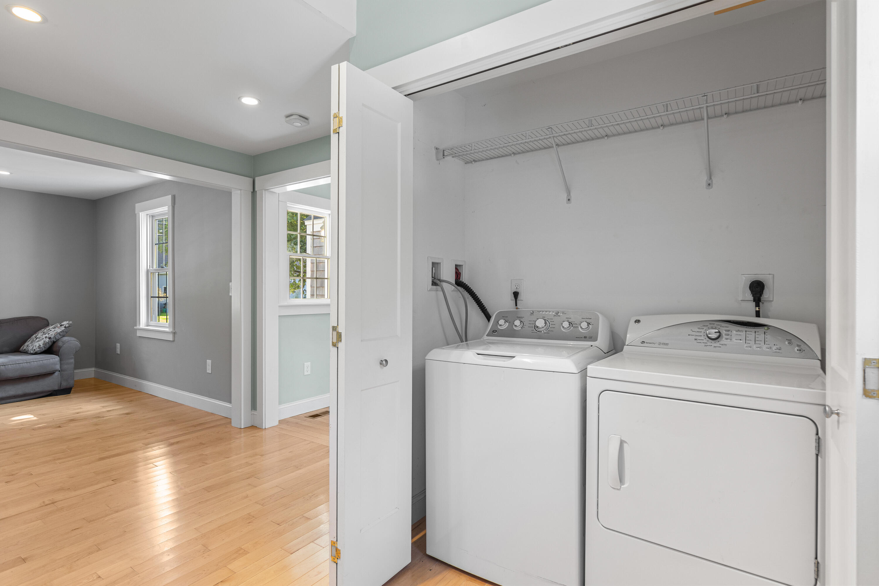 109 Old Post Road Kittery, ME 03904 - Photo 23 of 40 109 Old Post Rd Kittery ME 03904-17