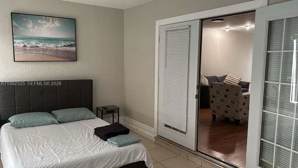 $3,000 | 1120 Northeast 24th Avenue, Unit 2, Pompano Beach, FL 33062