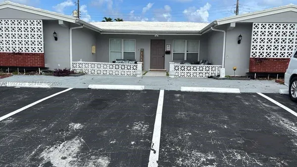 $3,000 | 1120 Northeast 24th Avenue, Unit 2, Pompano Beach, FL 33062