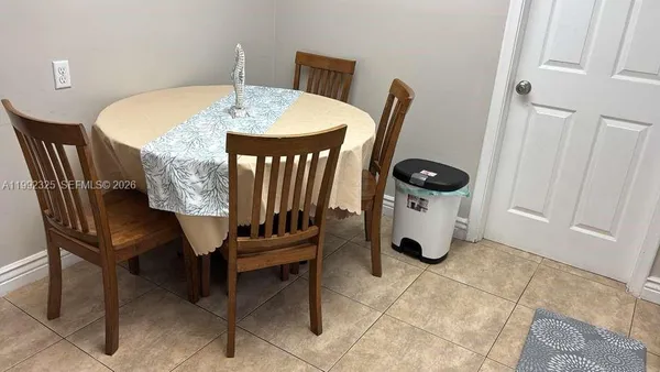 $3,000 | 1120 Northeast 24th Avenue, Unit 2, Pompano Beach, FL 33062