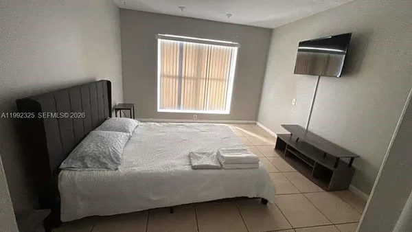 $3,000 | 1120 Northeast 24th Avenue, Unit 2, Pompano Beach, FL 33062