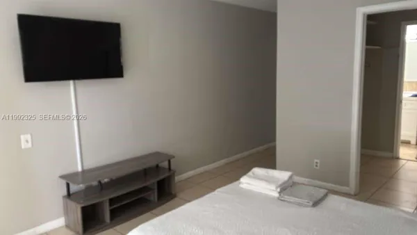 $3,000 | 1120 Northeast 24th Avenue, Unit 2, Pompano Beach, FL 33062