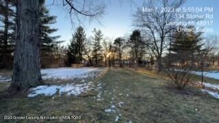 334 Stoner Road Lansing, MI 48917 - Photo 3 of 12 17