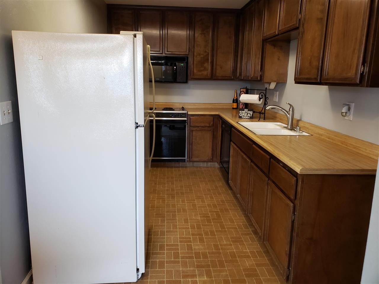196 Grant Line Road Tracy, CA 95376 - Photo 18 of 26 Gallery Image 18