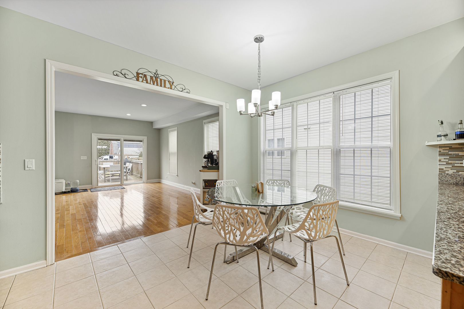 985 Ridge Road Highland Park, IL 60035 - Photo 11 of 46 Gallery Image 11