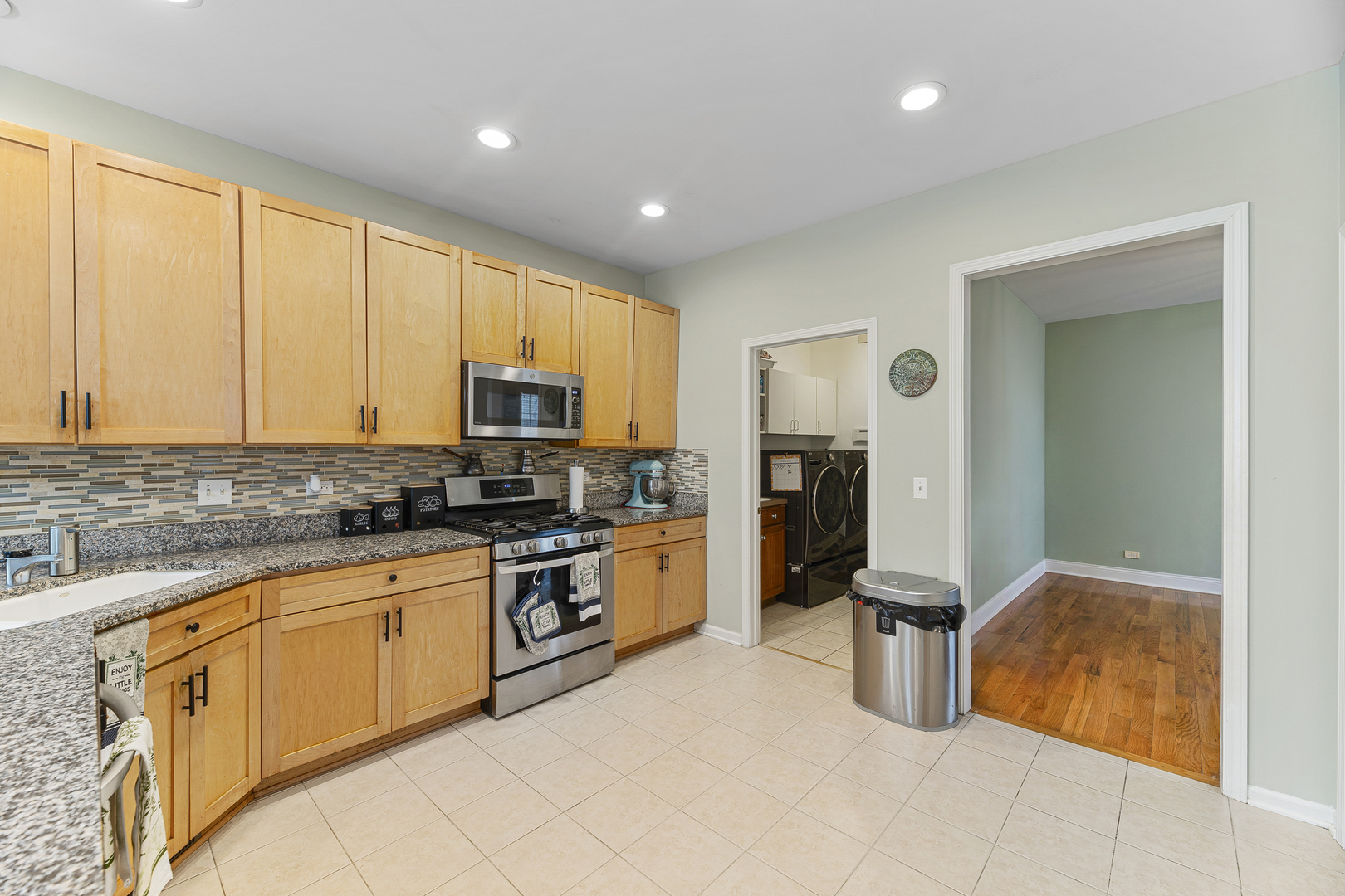 985 Ridge Road Highland Park, IL 60035 - Photo 12 of 46 Gallery Image 12