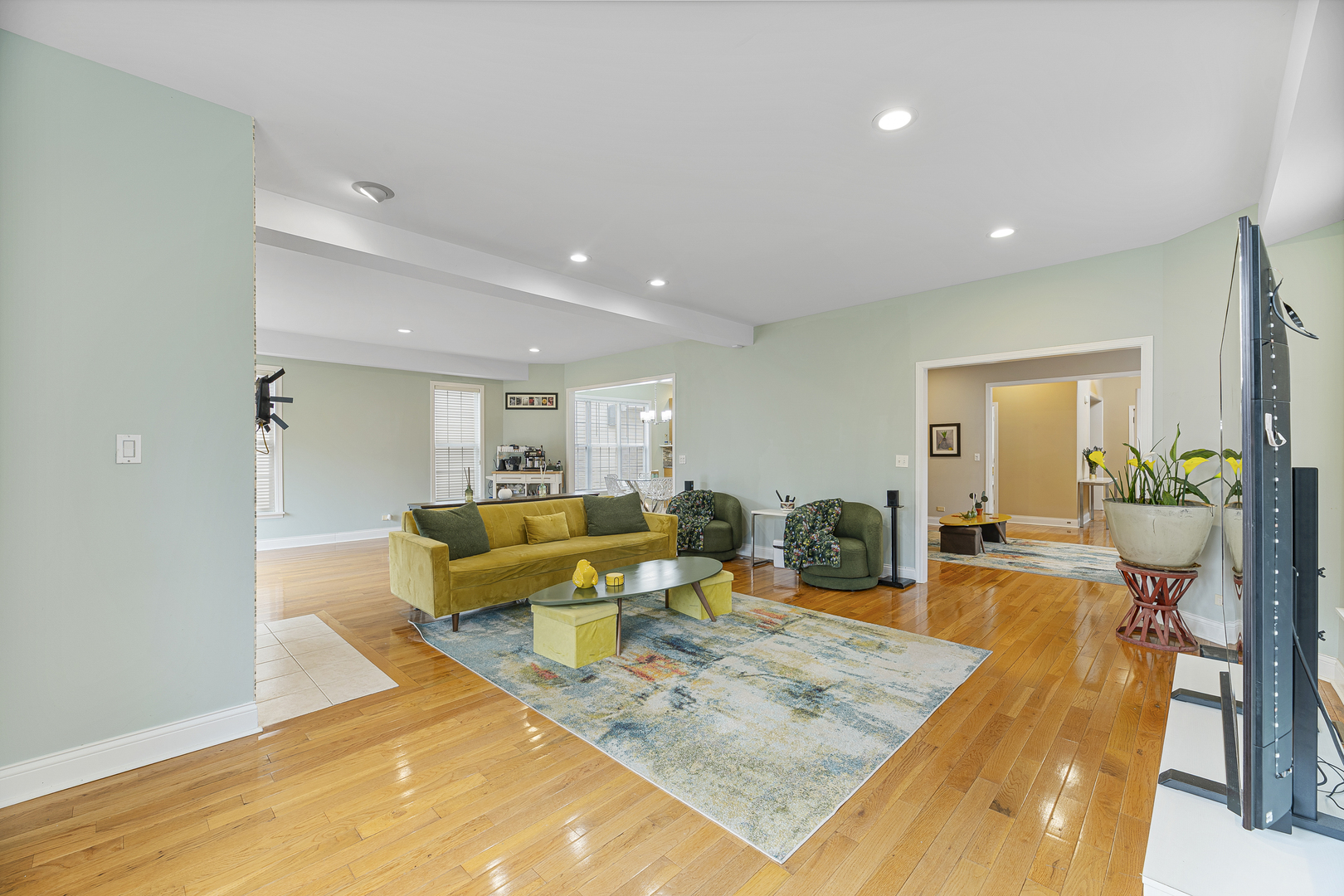 985 Ridge Road Highland Park, IL 60035 - Photo 6 of 46 Gallery Image 6