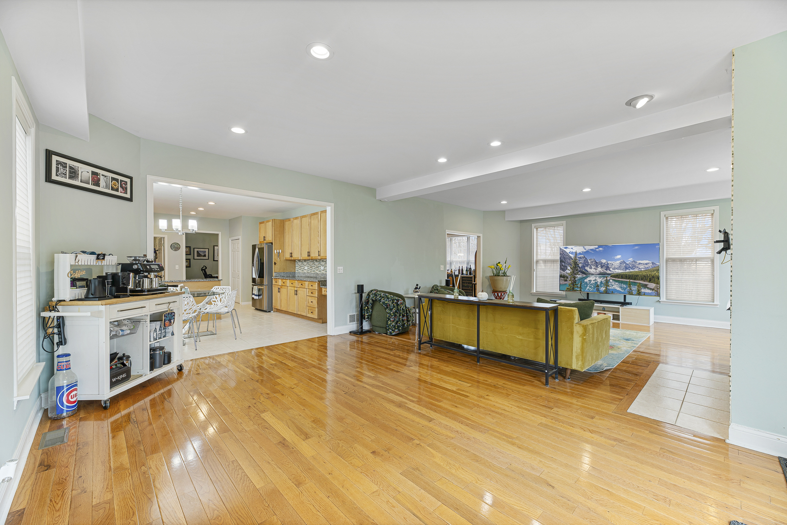 985 Ridge Road Highland Park, IL 60035 - Photo 7 of 46 Gallery Image 7