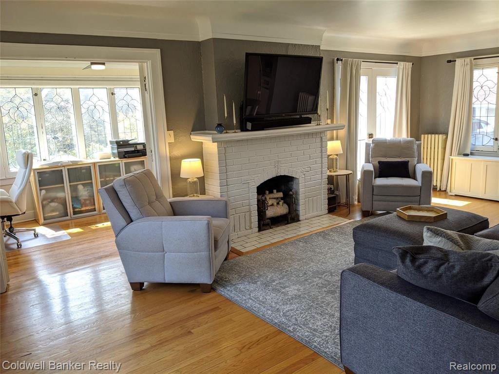 777 Barrington Road Detroit, MI 48215 - Photo 3 of 41