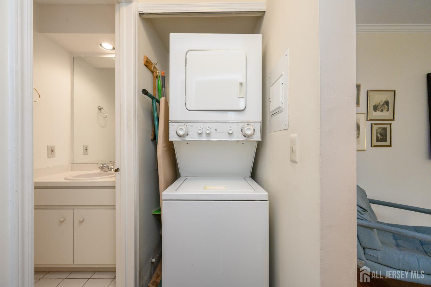 28 Countryside Drive Basking Ridge, NJ 07920 - Photo 15 of 19