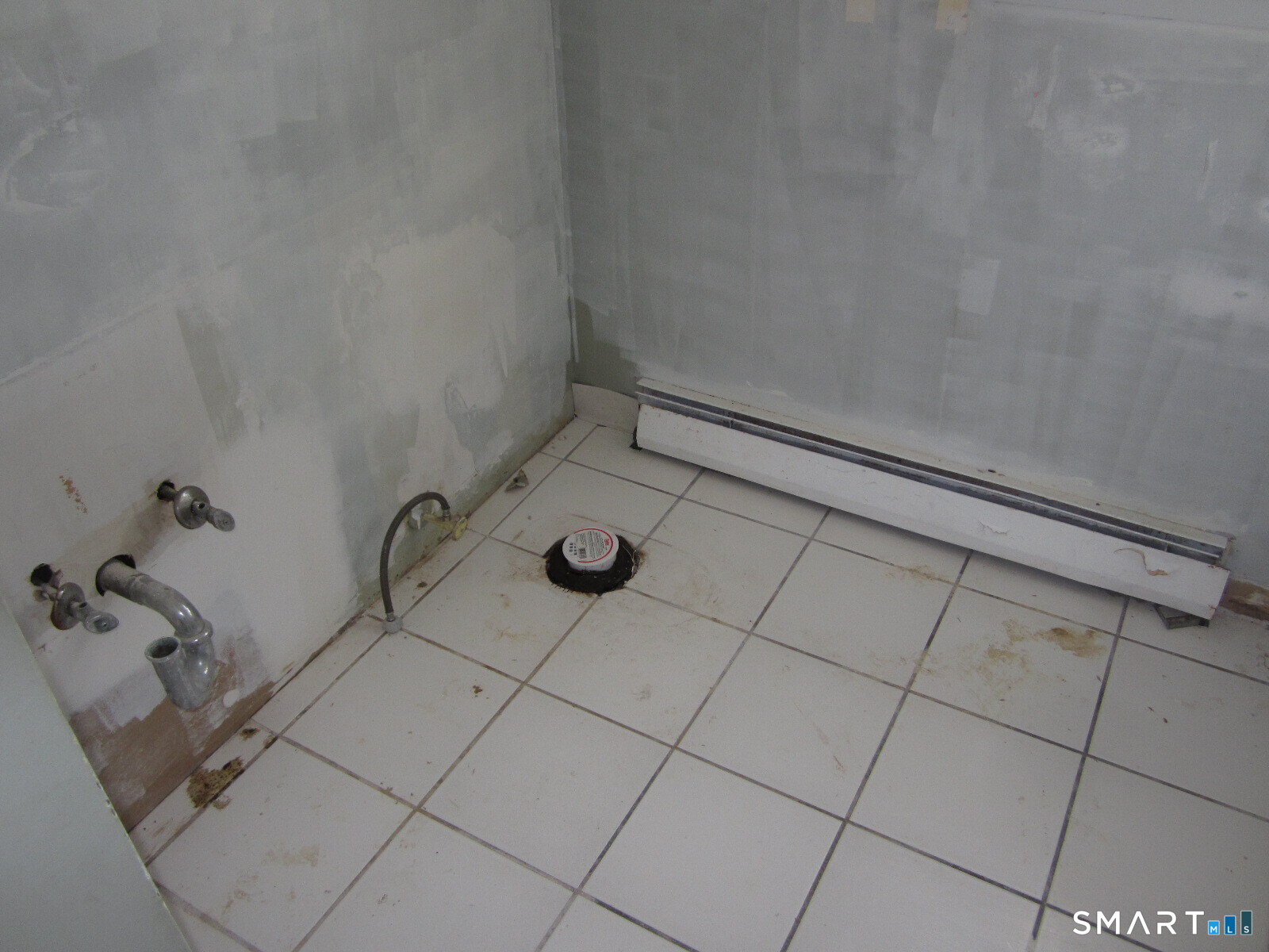 37 Graham Road East Hartford, CT 06118 - Photo 17 of 26