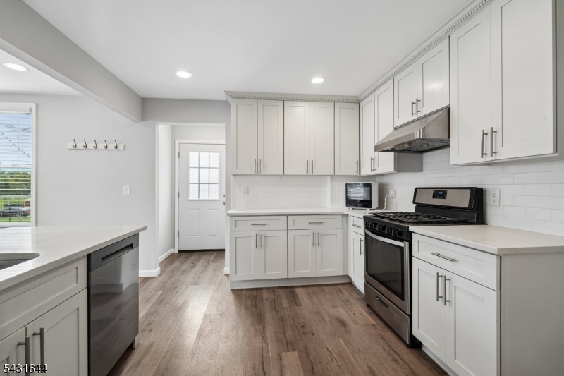 49 Blaine Street Millburn, NJ 07041 - Photo 11 of 32