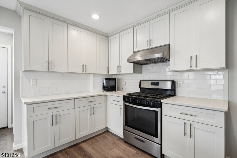 49 Blaine Street Millburn, NJ 07041 - Photo 12 of 32