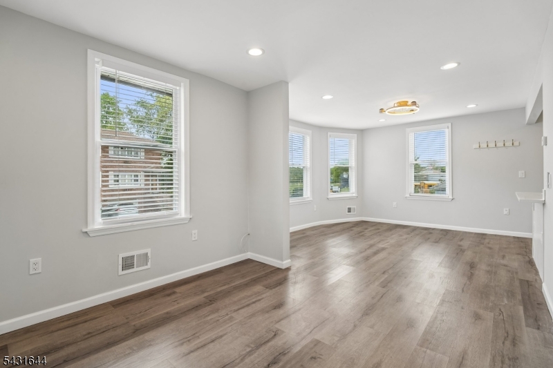 49 Blaine Street Millburn, NJ 07041 - Photo 4 of 32