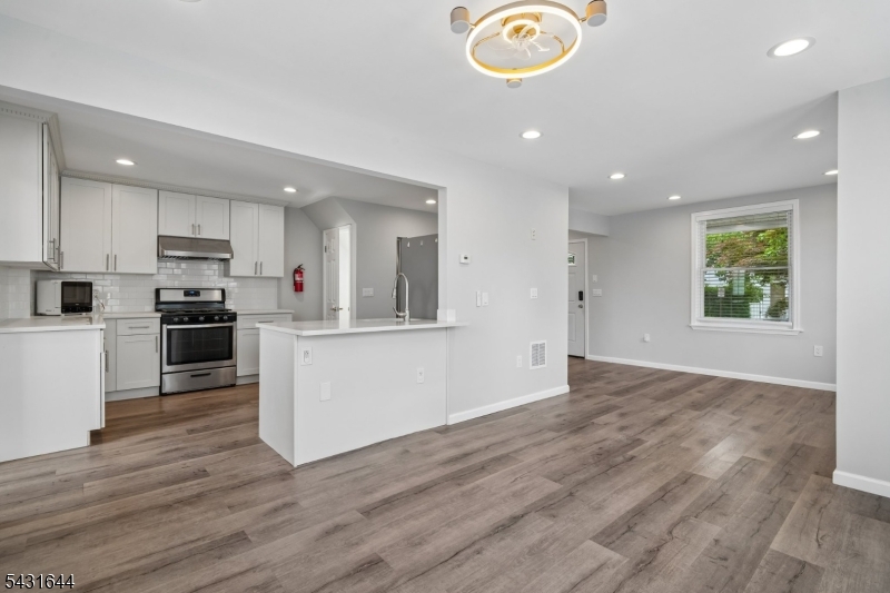 49 Blaine Street Millburn, NJ 07041 - Photo 10 of 32