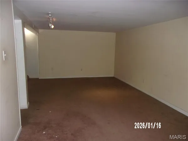 $140,400 | 2328 Urbandale Drive, Florissant, MO 63031