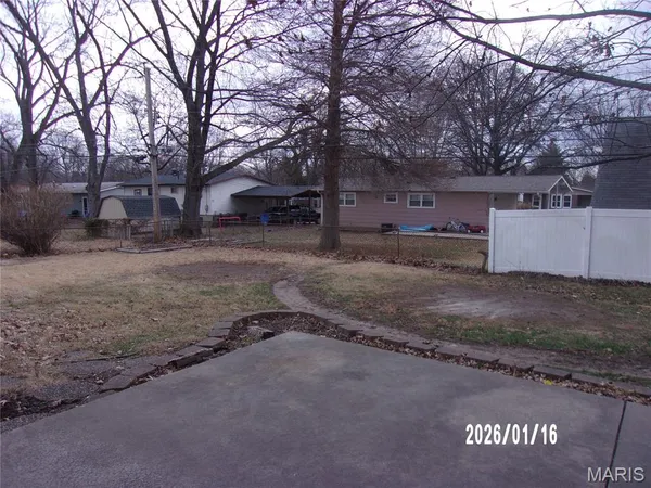 $140,400 | 2328 Urbandale Drive, Florissant, MO 63031