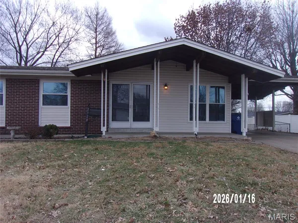 $140,400 | 2328 Urbandale Drive, Florissant, MO 63031