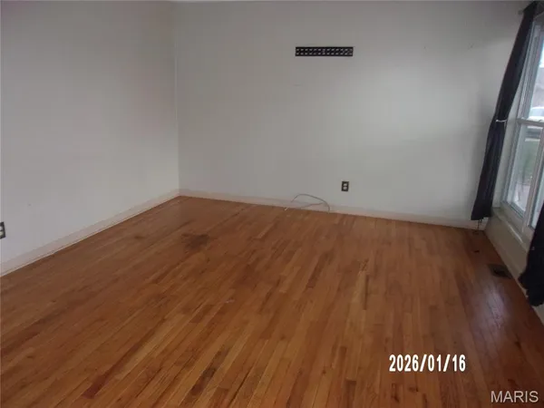$140,400 | 2328 Urbandale Drive, Florissant, MO 63031