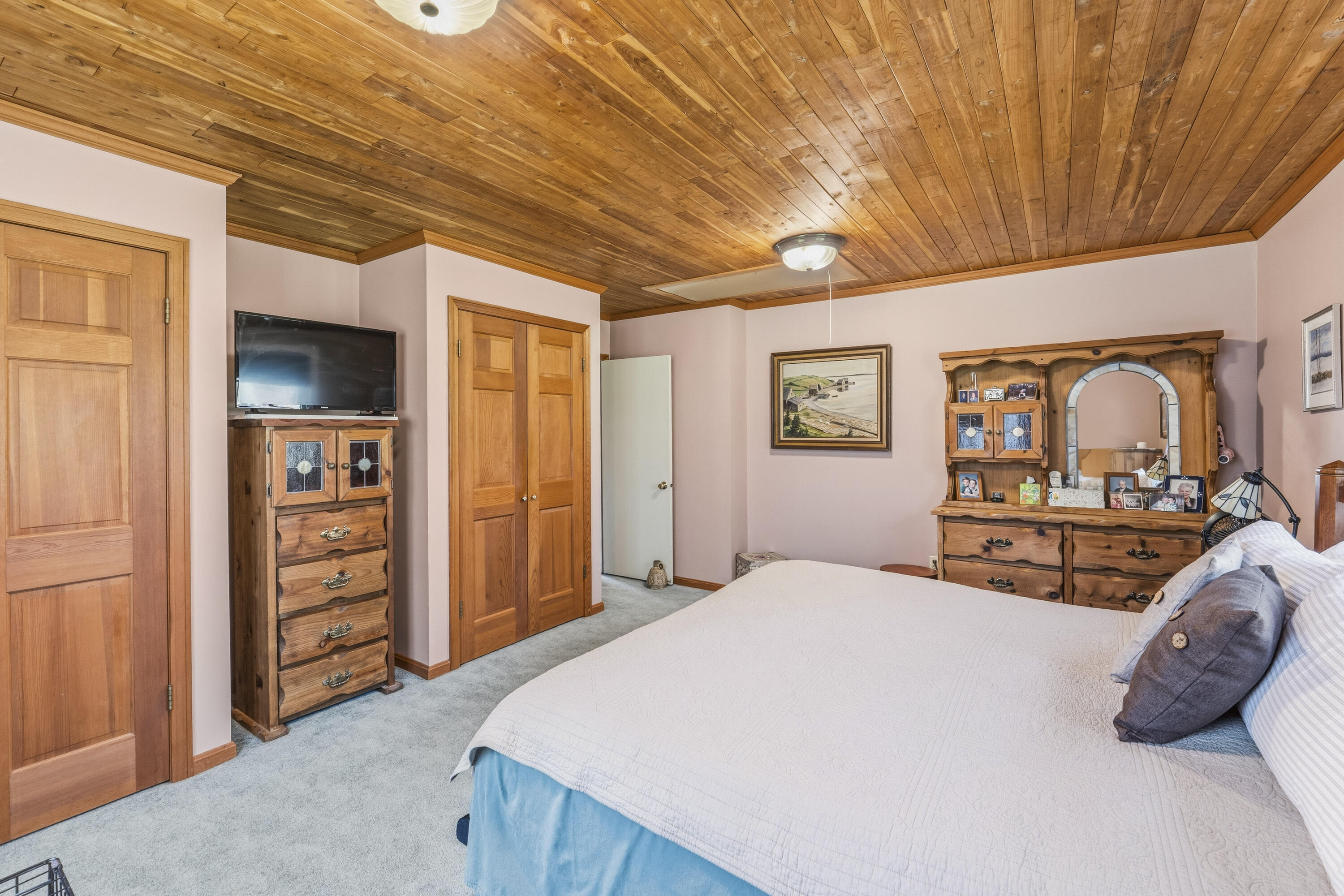 186 Clay Hill Road York, ME 03902 - Photo 22 of 36 Primary Bedroom