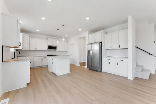 $637,565 | 2423 Tyrone Drive, Shakopee, MN 55379