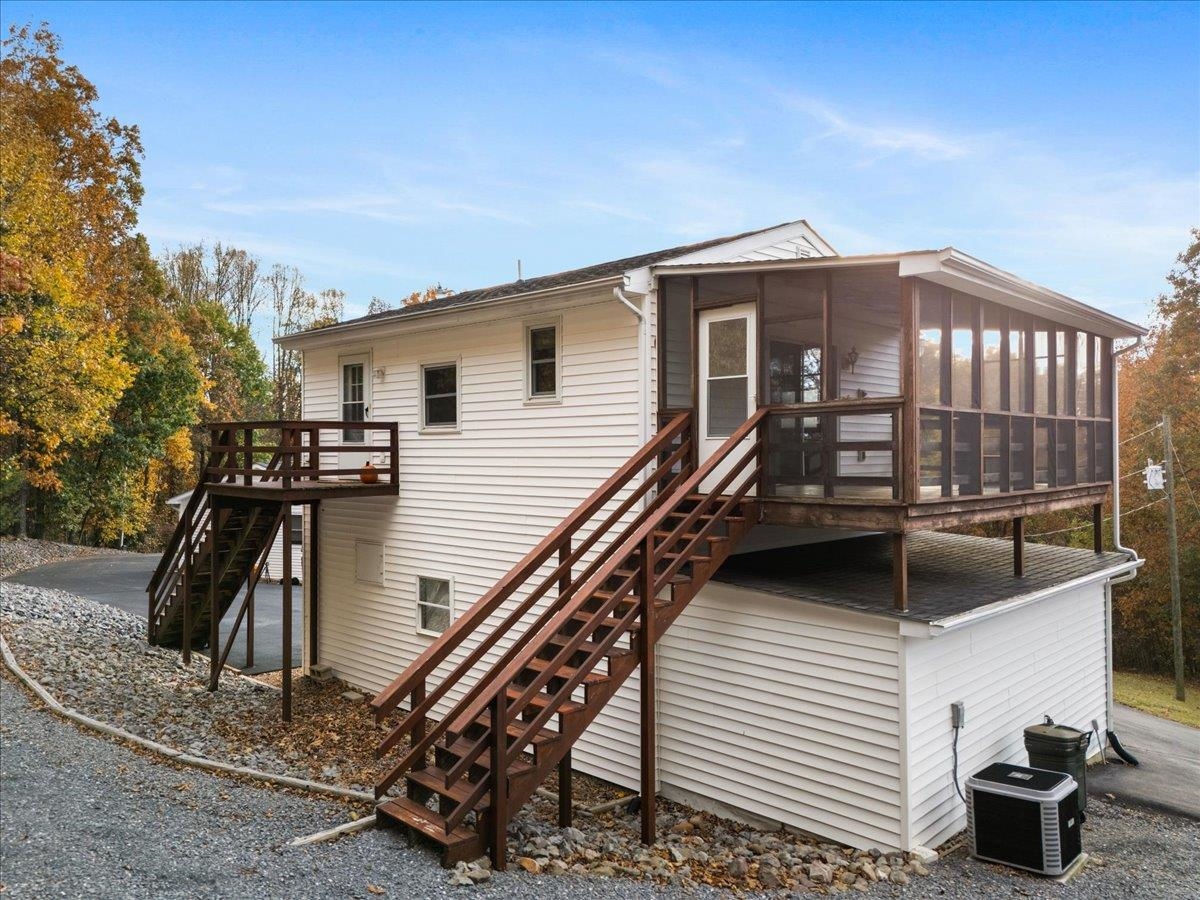 9508 Koontz Corner Road Harrisonburg, VA 22802 - Photo 39 of 55 a view of a house with a yard
