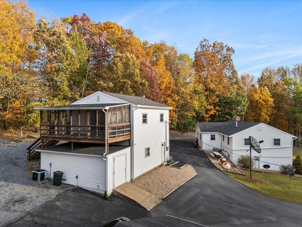 9508 Koontz Corner Road Harrisonburg, VA 22802 - Photo 10 of 55 a view of a house with a yard in front of it