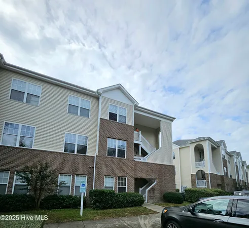 $219,900 | 4525 Sagedale Drive, Unit 204, Wilmington, NC 28405